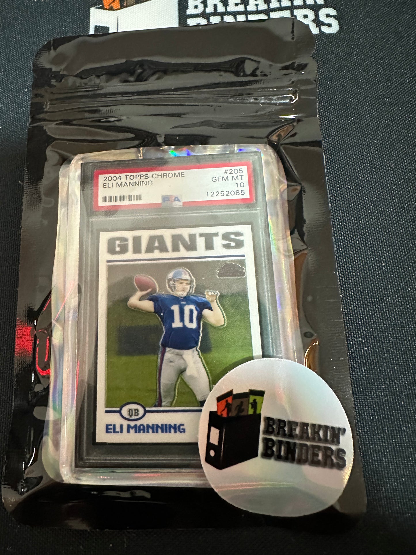 2004 Topps Chrome Eli Manning PSA 10 GEM MT Breakin' Binders Keychain